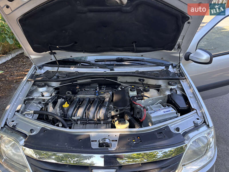 Универсал Dacia Logan MCV 2009 в Хороле
