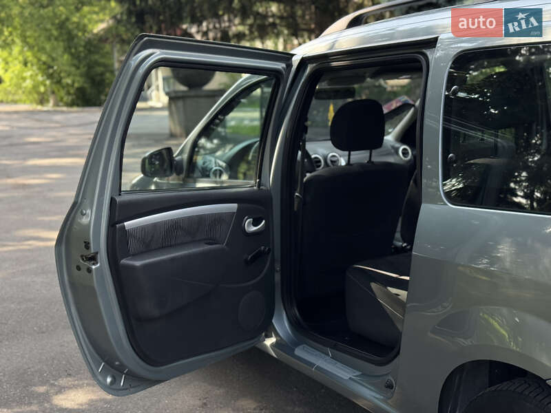 Универсал Dacia Logan MCV 2010 в Умани