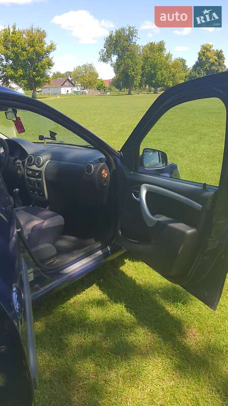 Універсал Dacia Logan MCV 2011 в Острозі