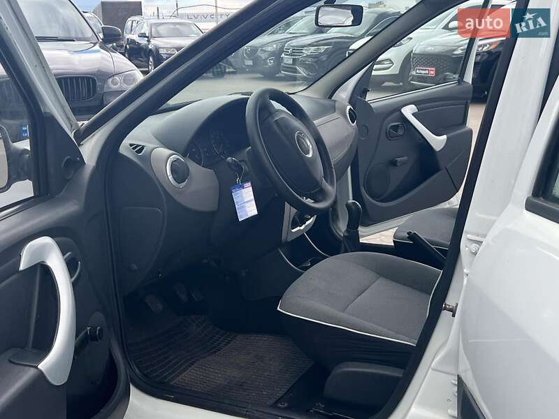 Универсал Dacia Logan MCV 2012 в Львове