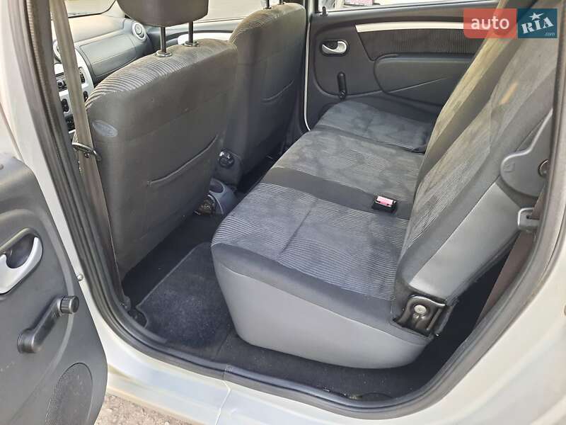 Універсал Dacia Logan MCV 2009 в Полтаві фото 45 Універсал Dacia Logan MCV 2009 в Полтаві