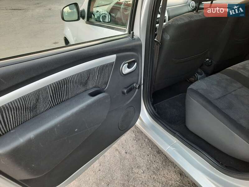 Універсал Dacia Logan MCV 2009 в Полтаві фото 44 Універсал Dacia Logan MCV 2009 в Полтаві