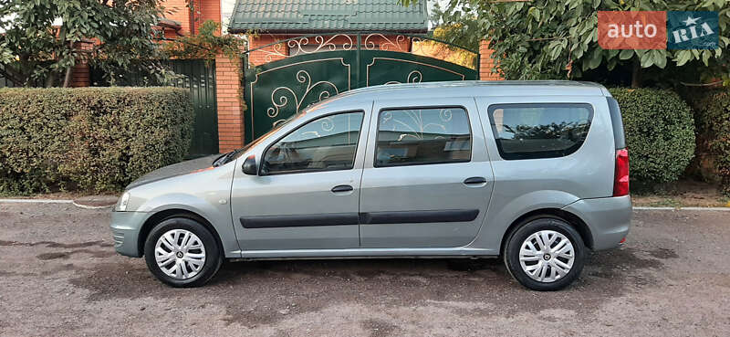 Универсал Dacia Logan MCV 2010 в Чернигове
