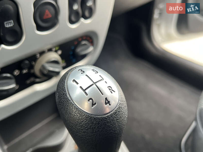 Універсал Dacia Logan MCV 2009 в Луцьку