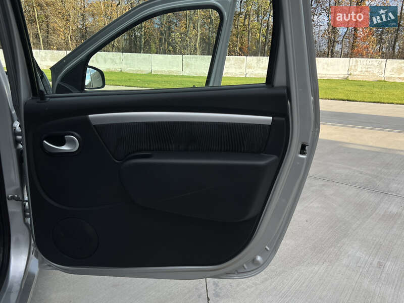 Універсал Dacia Logan MCV 2009 в Луцьку