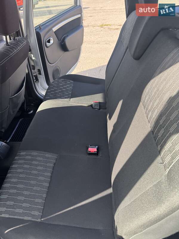 Универсал Dacia Logan MCV 2012 в Ровно фото 26 Универсал Dacia Logan MCV 2012 в Ровно