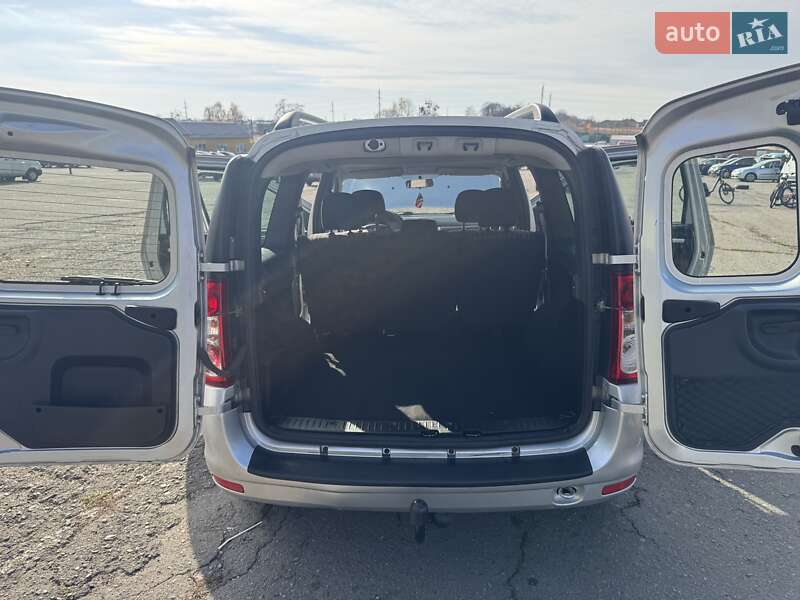 Универсал Dacia Logan MCV 2012 в Ровно фото 31 Универсал Dacia Logan MCV 2012 в Ровно