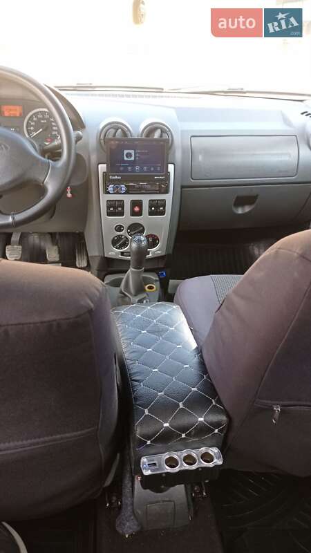 Универсал Dacia Logan MCV 2008 в Житомире фото 3 Универсал Dacia Logan MCV 2008 в Житомире