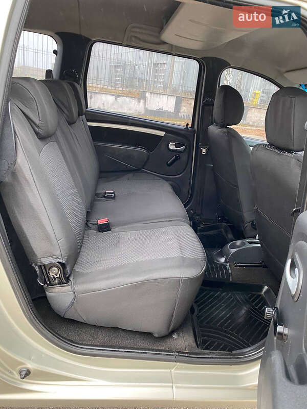 Універсал Dacia Logan MCV 2012 в Кропивницькому