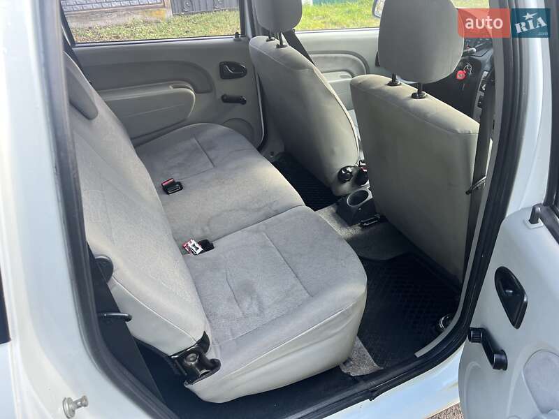 Универсал Dacia Logan MCV 2010 в Луцке