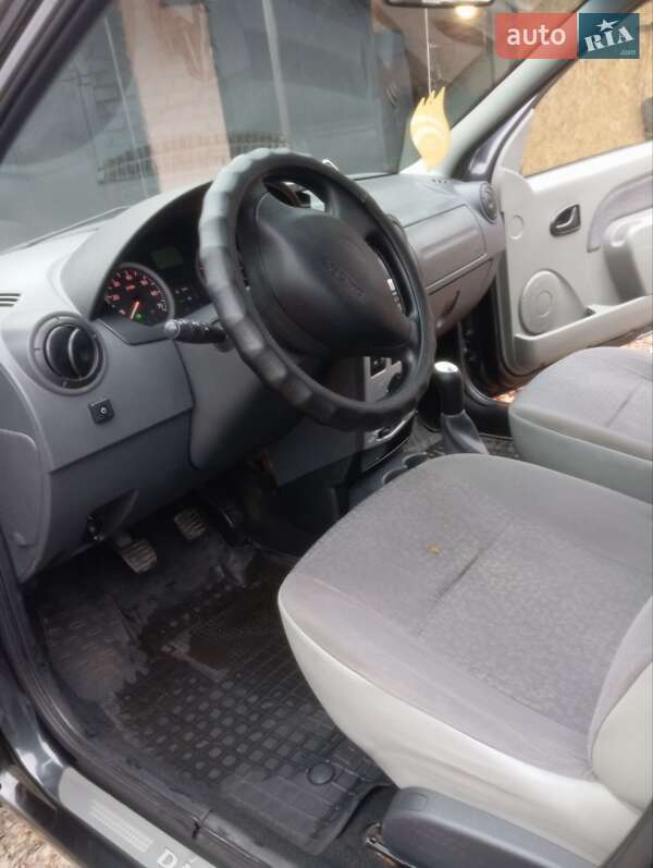 Универсал Dacia Logan MCV 2008 в Чернигове