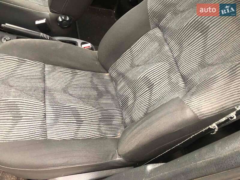 Універсал Dacia Logan MCV 2010 в Рівному фото 11 Універсал Dacia Logan MCV 2010 в Рівному