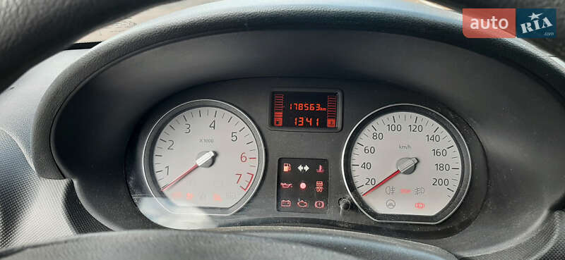 Универсал Dacia Logan MCV 2011 в Чернигове фото 48 Универсал Dacia Logan MCV 2011 в Чернигове