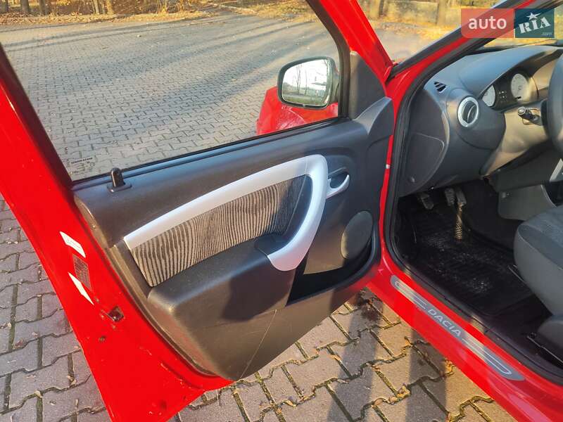 Універсал Dacia Logan MCV 2011 в Миргороді