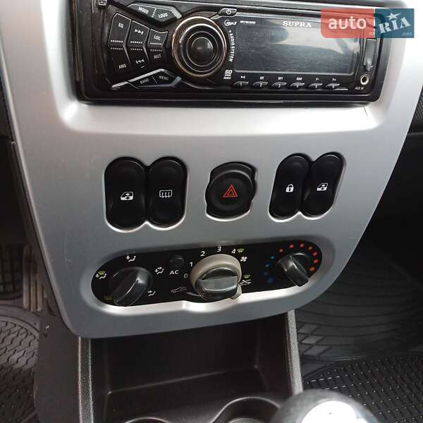 Универсал Dacia Logan MCV 2009 в Марганце