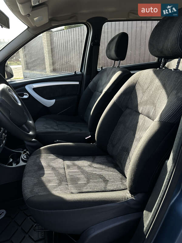 Универсал Dacia Logan MCV 2010 в Ромнах