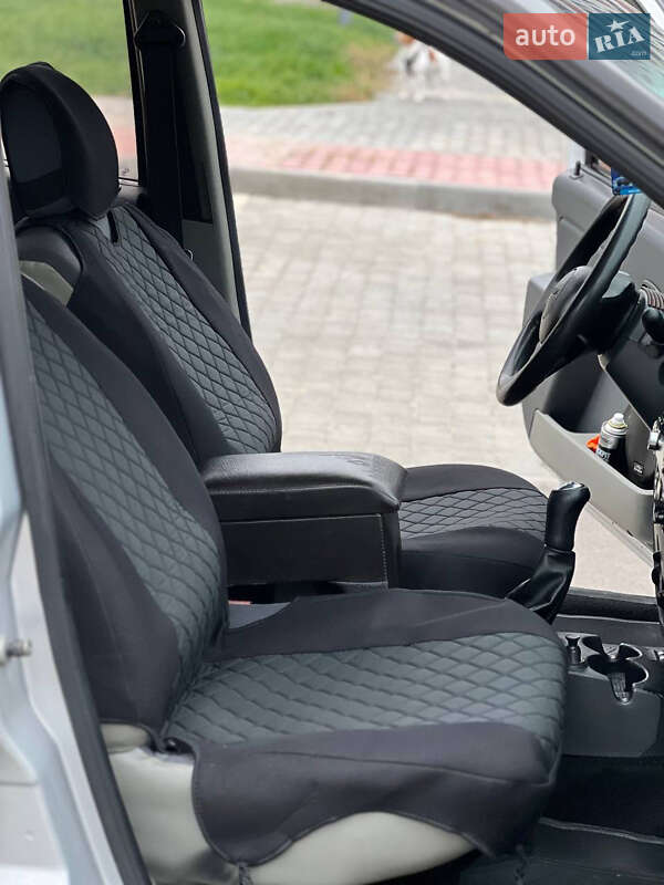 Универсал Dacia Logan MCV 2008 в Виннице фото 22 Универсал Dacia Logan MCV 2008 в Виннице