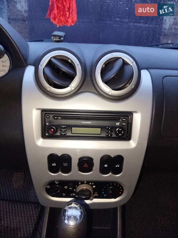 Универсал Dacia Logan MCV 2011 в Путивле