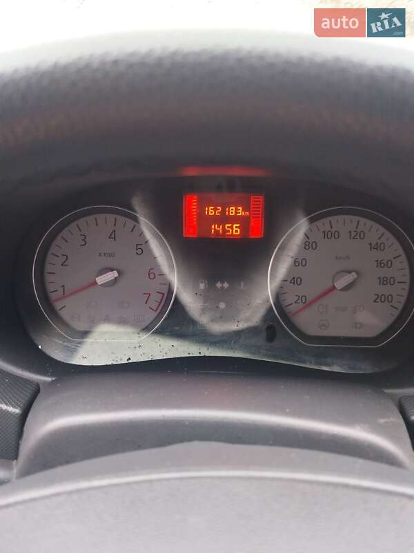 Универсал Dacia Logan MCV 2011 в Путивле