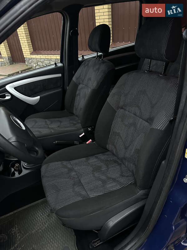 Універсал Dacia Logan MCV 2008 в Ромнах фото 23 Універсал Dacia Logan MCV 2008 в Ромнах