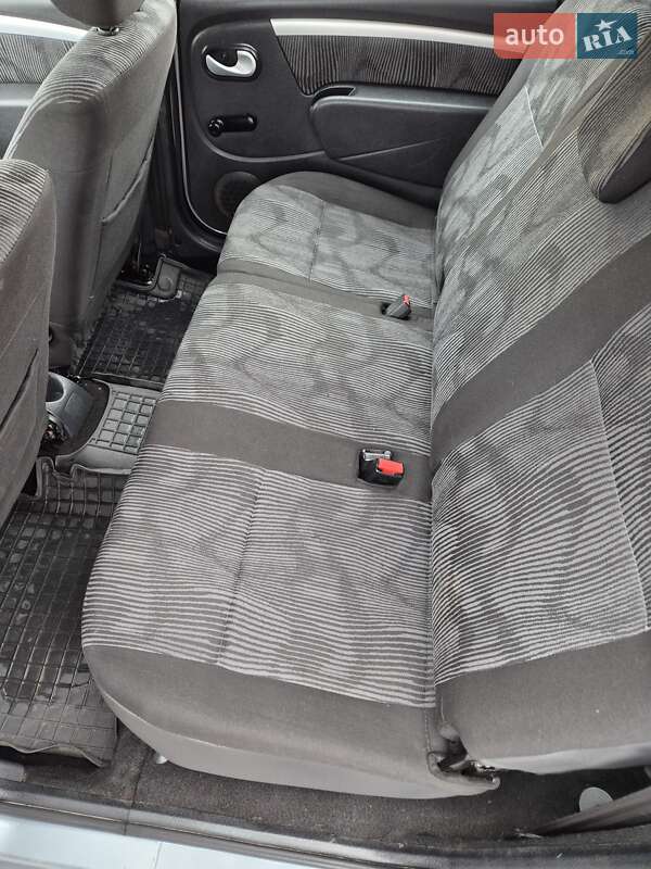 Універсал Dacia Logan MCV 2010 в Стрию