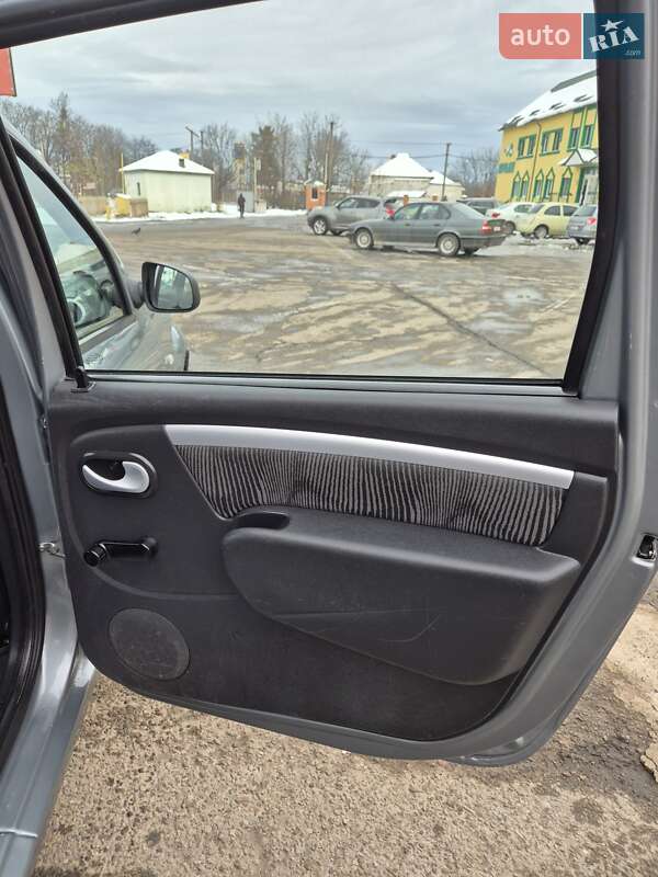 Універсал Dacia Logan MCV 2010 в Стрию