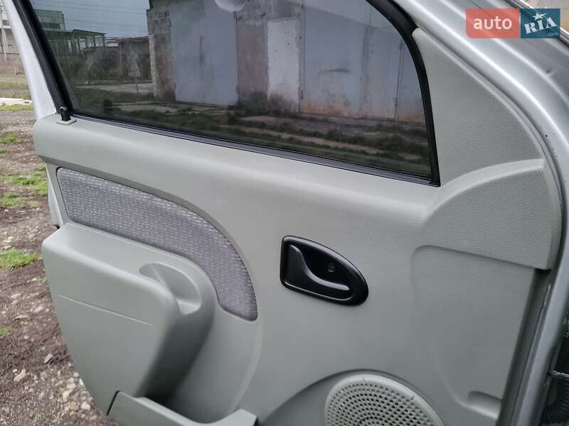 Універсал Dacia Logan MCV 2009 в Жовтих Водах фото 13 Універсал Dacia Logan MCV 2009 в Жовтих Водах