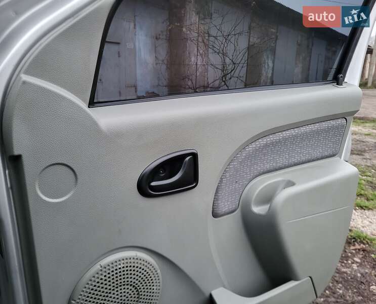 Універсал Dacia Logan MCV 2009 в Жовтих Водах фото 14 Універсал Dacia Logan MCV 2009 в Жовтих Водах