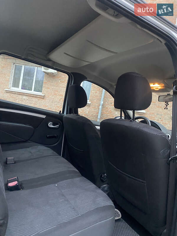 Универсал Dacia Logan MCV 2009 в Ромнах фото 22 Универсал Dacia Logan MCV 2009 в Ромнах