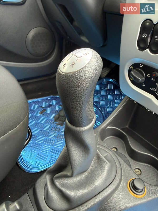 Универсал Dacia Logan MCV 2010 в Красилове