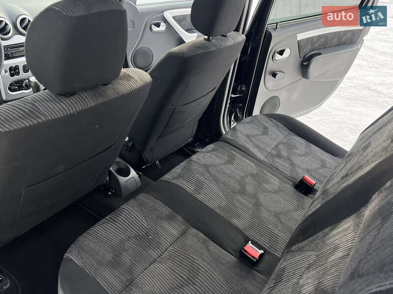 Универсал Dacia Logan MCV 2010 в Луцке фото 53 Универсал Dacia Logan MCV 2010 в Луцке