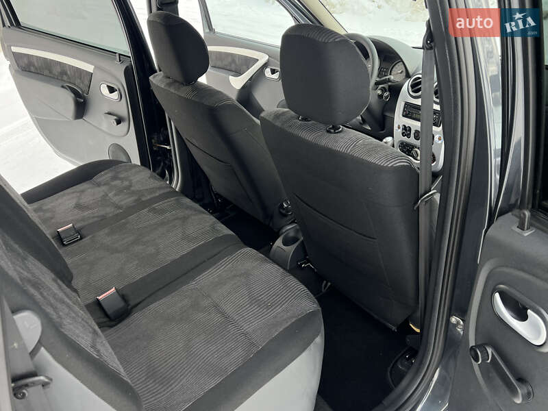 Универсал Dacia Logan MCV 2010 в Луцке фото 63 Универсал Dacia Logan MCV 2010 в Луцке