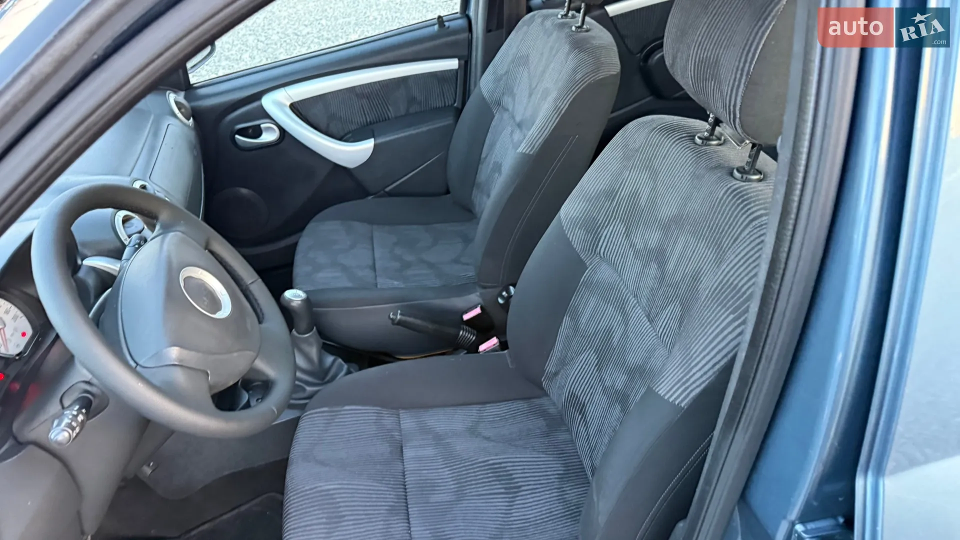 2010 Dacia Logan - мініатюра 11