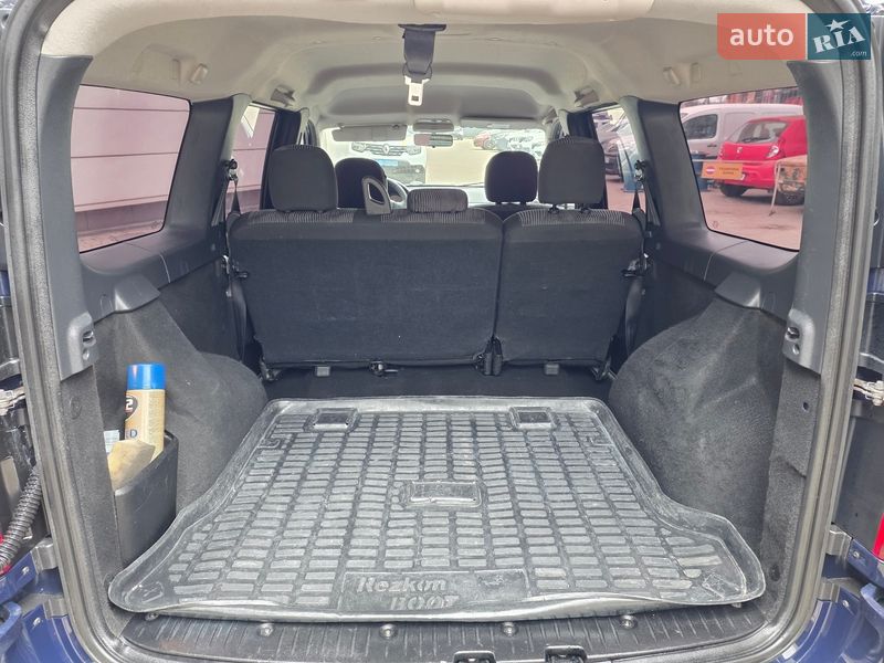 Седан Dacia Logan MCV 2010 в Ивано-Франковске