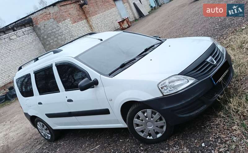 Универсал Dacia Logan MCV 2011 в Чернигове