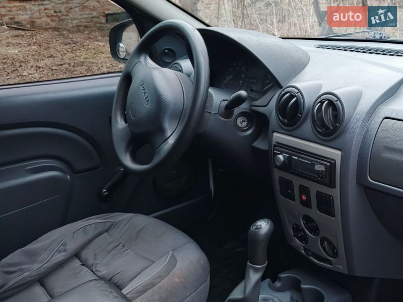 Универсал Dacia Logan MCV 2011 в Чернигове