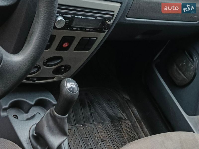 Универсал Dacia Logan MCV 2011 в Чернигове