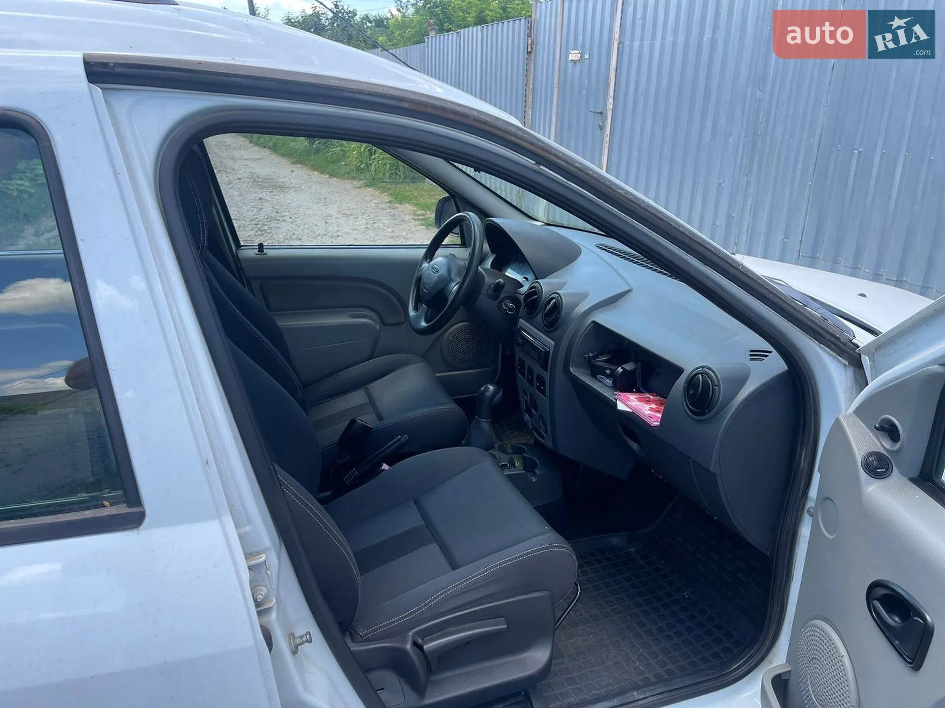 2011 Dacia Logan - мініатюра 8