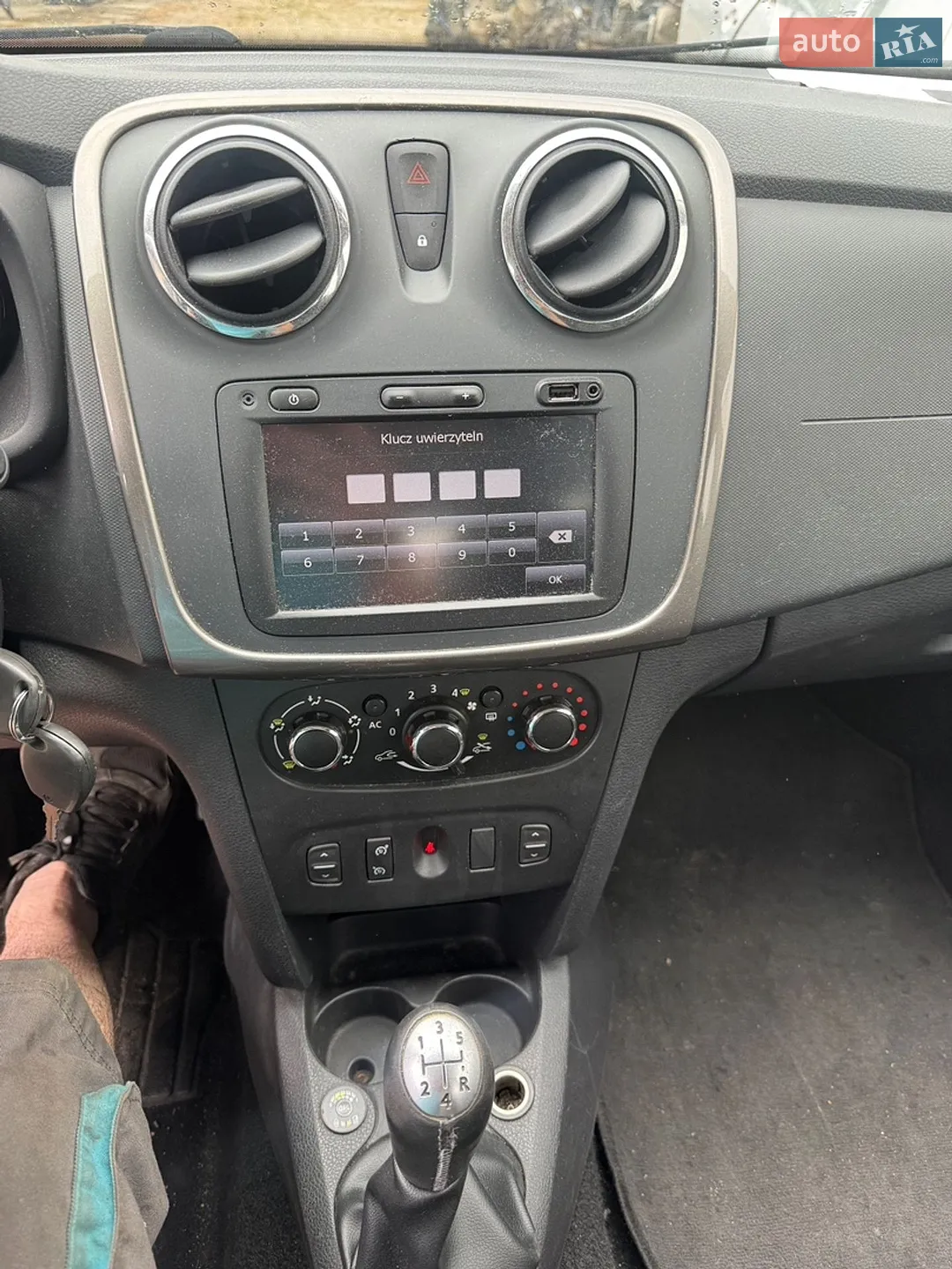 2013 Dacia Logan - мініатюра 12