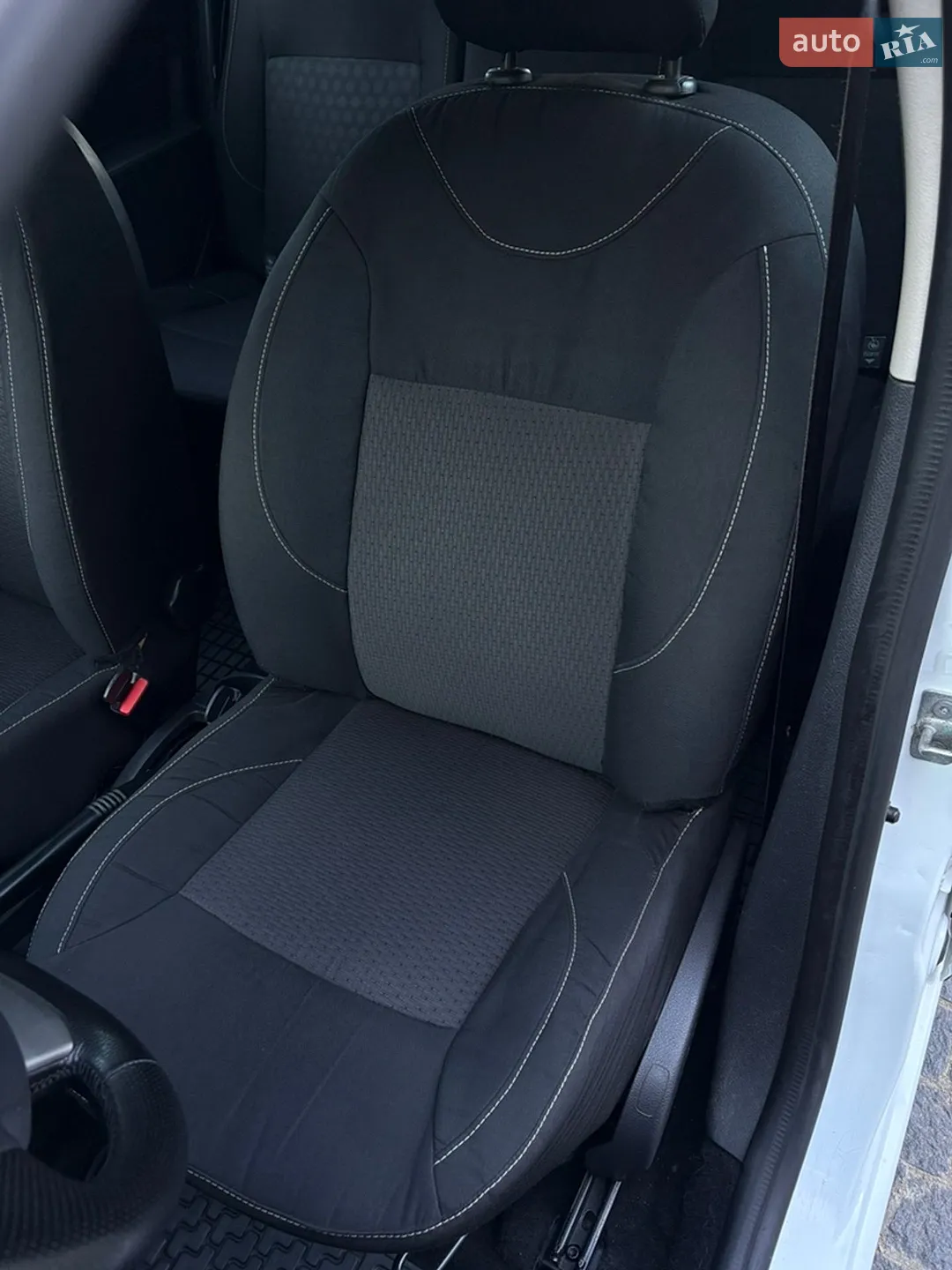 2016 Dacia Logan - мініатюра 24