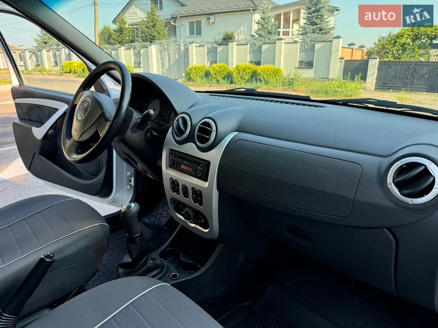 2011 Dacia Logan - мініатюра 39