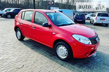Хетчбек Dacia Logan 2010 в 