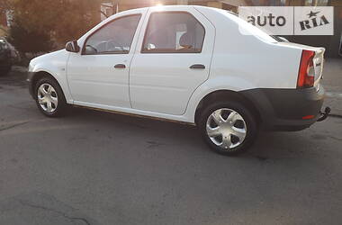 Седан Dacia Logan 2012 в 