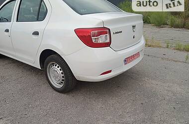 Седан Dacia Logan 2014 в Ромнах
