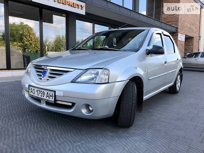 Седан Dacia Logan 2006 в Мукачево