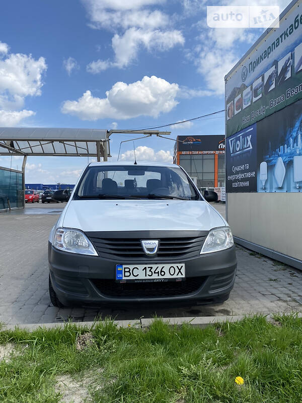 Седан Dacia Logan 2011 в Львове