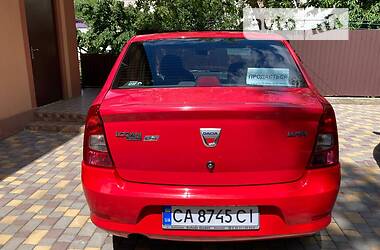 Седан Dacia Logan 2009 в Умані