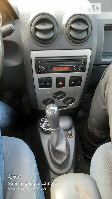 Седан Dacia Logan 2006 в Миколаєві