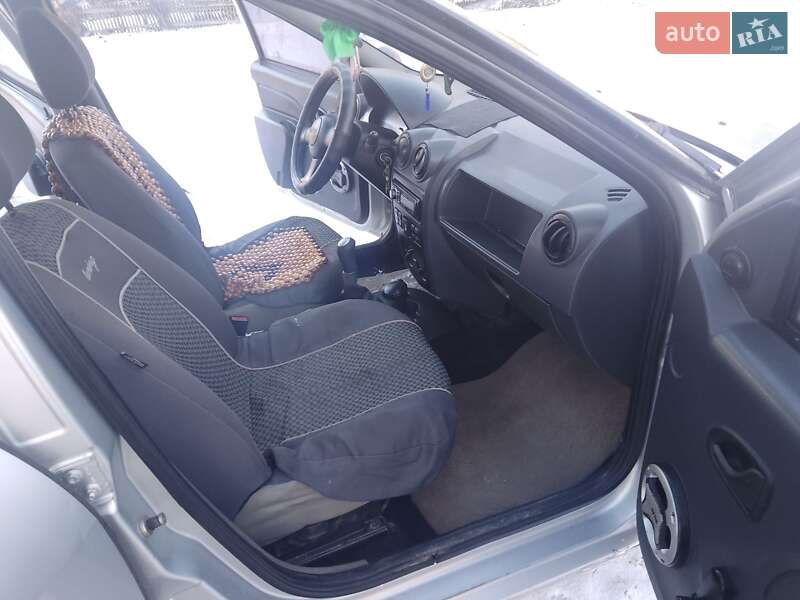 Седан Dacia Logan 2006 в Сколе фото 9 Седан Dacia Logan 2006 в Сколе