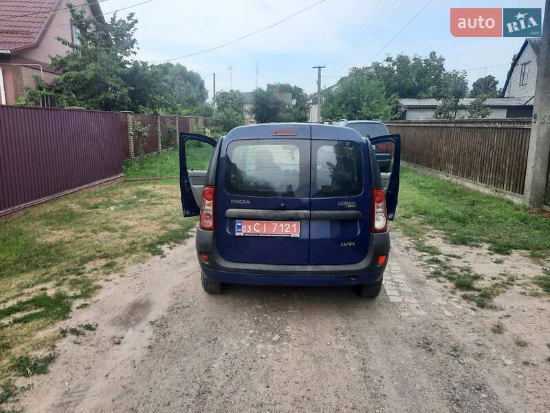 Седан Dacia Logan 2008 в Переяславі